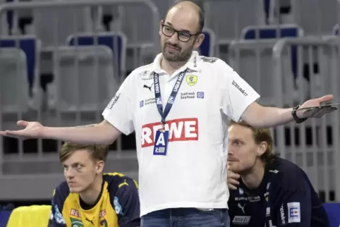 Hatte zuletzt keinen Grund zu Jubelsprüngen: Löwen-Trainer Klaus Gärtner. 