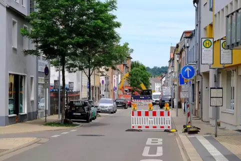 Erst im Juli soll die Sperrung der Alten Ixheimer Straße wieder aufgehoben werden.