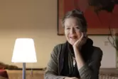 Bei ihren Lesungen gibt die Schauspielerin Hannelore Bähr Einblicke in das Leben von Menschen mit Demenz.