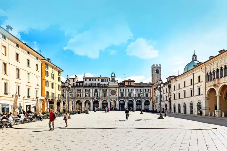 Die Piazza della Loggia erinnert an die Zeit, als die Venezier noch das Sagen in Brescia hatten.