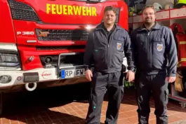 Engagieren sich in Führungspositionen bei der Freiwilligen Feuerwehr Otterstadt: Mathias Volk (links) und Christian Tremmel. 
