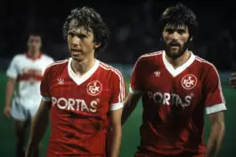 Legenden im FCK-Trikot: Werner Melzer (links) und der aktuelle FCK-Trainer Friedhelm Funkel.