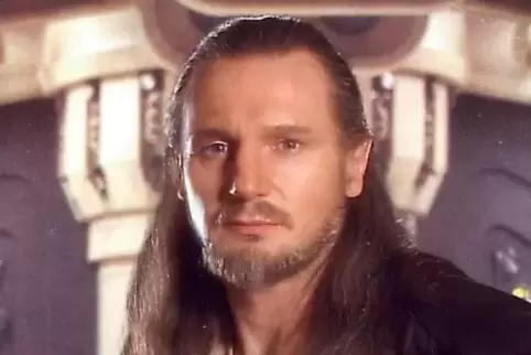 Liam Neeson hat in „Episode I“ seinen Auftritt als Jedi-Krieger. 