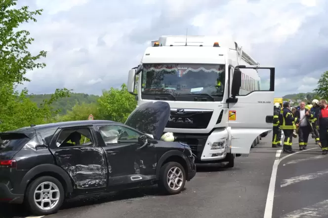 Der Citroën-Fahrer wurde bei dem Unfall leicht verletzt.