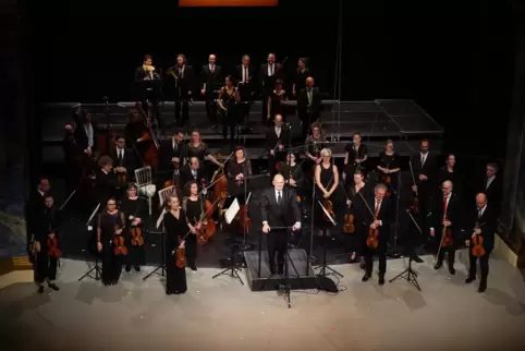  Francois-Xavier Roth und sein Orchester „Les Siècles“ in Schwetzingen bei den Festspielen.