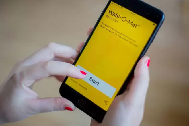Die Wahl-O-Mat App auf einem Smartphone