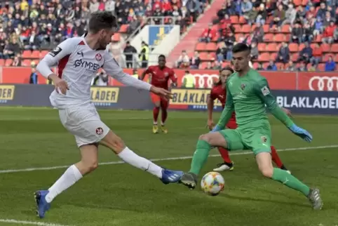 FCK-Stürmer Lucas Röser (hier gegen Ingolstadt) wurde im Pokal gegen Düsseldorf für Timmy Thiele ein- und später verletzt wieder