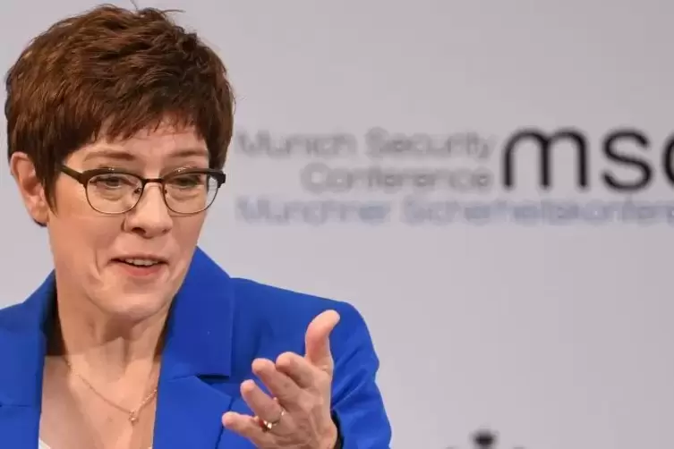 Spricht über die Konkurrenz der bisherigen Weltmacht USA und der künftigen Supermacht China: Annegret Kramp-Karrenbauer. 