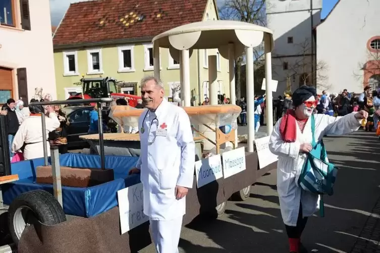 Für Notfälle: Immer gut, wenn ein Arzt mitläuft. 