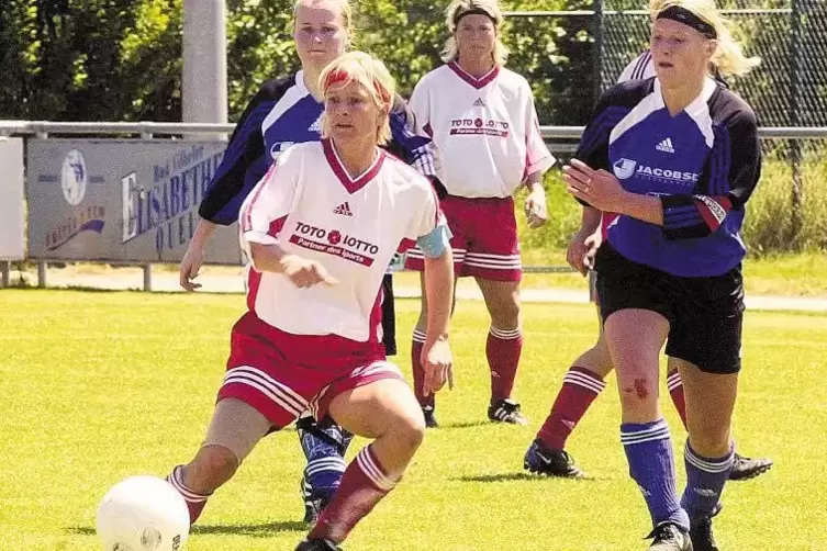 Steffi Dums 2002 in der Aufstiegsrunde zur Bundesliga.