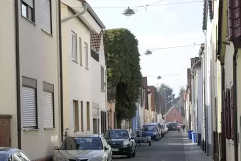 Eine der engen Straßen: die Benngewannstraße in Rheingönheim. 