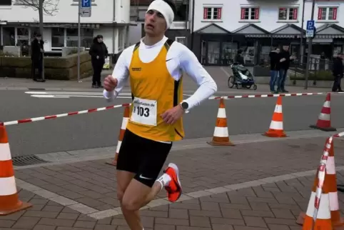 Sieger im Hauptlauf der Männer: Maximilian Kreis von der LLG Landstuhl.