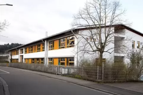Bereits am Freitag war die Schule am Donnersberg in Rockenhausen geschlossen. Von Seiten der Kreisverwaltung habe es eine entspr
