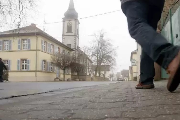 Hausanschlüsse in der Hauptstraße werden als erstes saniert. 