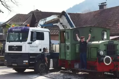  Die Lok steht: Ein schöner Moment für Gastronom Matthäus Burkhart in einer Zeit, die auch für ihn sehr schwierig ist. 