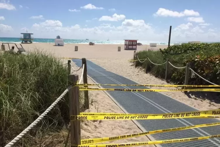 Strand gesperrt: Impression der Speyerer Familie Bachmann aus abgebrochenem Urlaub. 