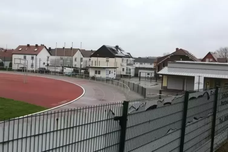 Gut in Schuss: die Anlage des VfB Waldmohr mit Stadion, Fußballplatz und Sportheim.