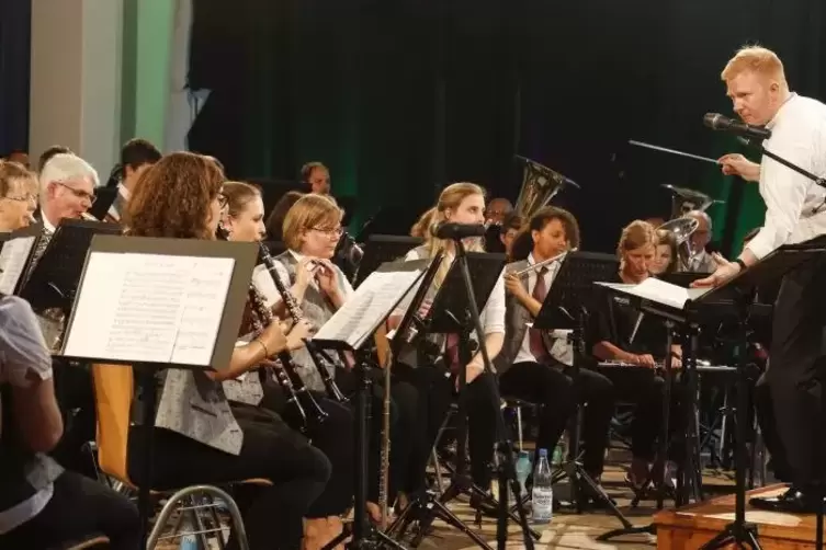 Auch das Orchester des Bolander Musikvereins, hier bei einem Sommerkonzert, muss wegen der Corona-Pandemie zur Zeit pausieren. 