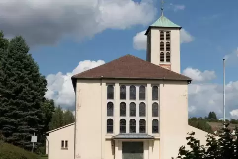 Wurde 1953 bis 55 gebaut: die katholische Pfarrkirche St. Laurentius in Brücken.