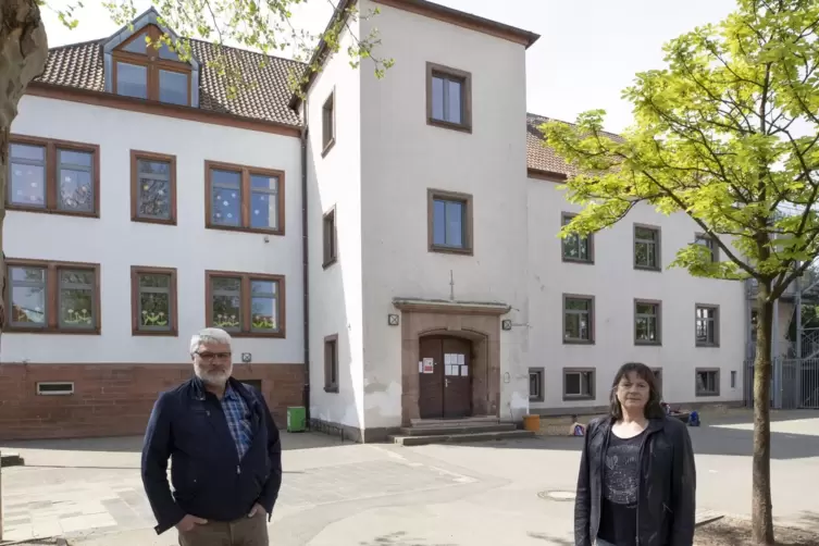 Erfenbacher Grundschule Platzt Aus Allen Nähten Kaiserslautern Die Rheinpfalz 