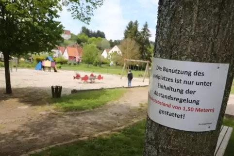 Hinweisschild auf dem Spielplatz in Ohmbach.