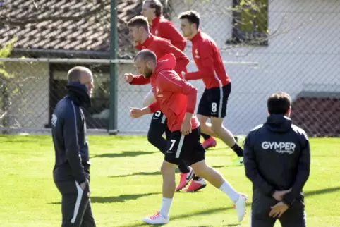 In Kleingruppen läuft das Training wieder beim 1. FC Kaiserslautern. 