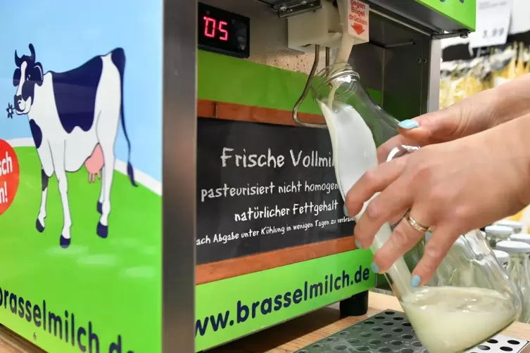 Milch auf Knopfdruck gibt es bei Edeka Stiegler. 