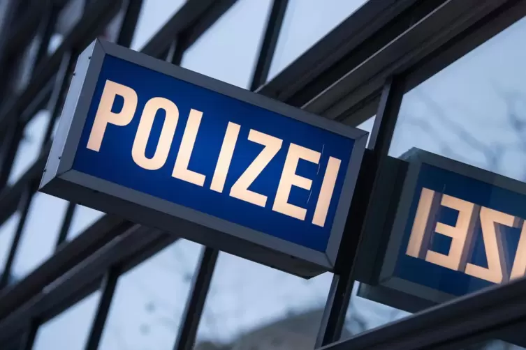 Die Polizei Rockenhausen bittet um Hinweise zu einer Unfallflucht. 