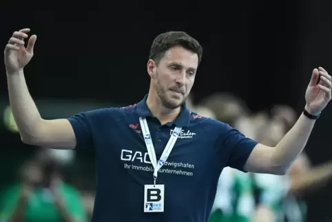 Eulen-Trainer Ben Matschke übt mit den Bundesliga-Handballern nun in Kleingruppen.