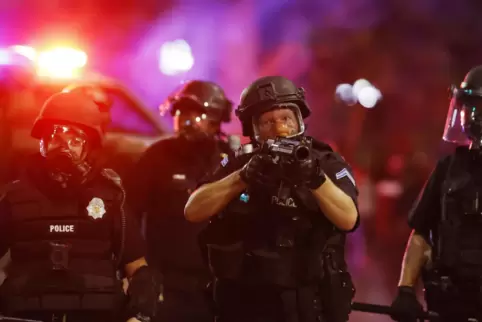 Polizisten während einer Demonstration nach dem Tod von George Floyd.