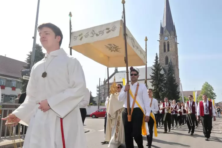 Wird in diesem Jahr nicht durch die Straßen der Dörfer ziehen, die zur Pfarrei Heilige Hildegard von Bingen gehören: die Fronlei