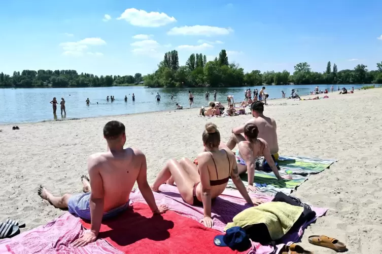 Erlaubt: Sonnen im Binsfeld. Verboten: Schwimmen. 