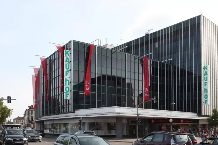  Ende nächsten Jahres läuft der Mietvertrag für das Haus in Landau aus, dann wird das Gebäude abgerissen. 