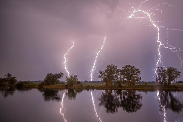 Extreme Gewitter Moglich Hochste Unwetterwarnung Fur Teile Der Pfalz Unwetterwarnung Die Rheinpfalz