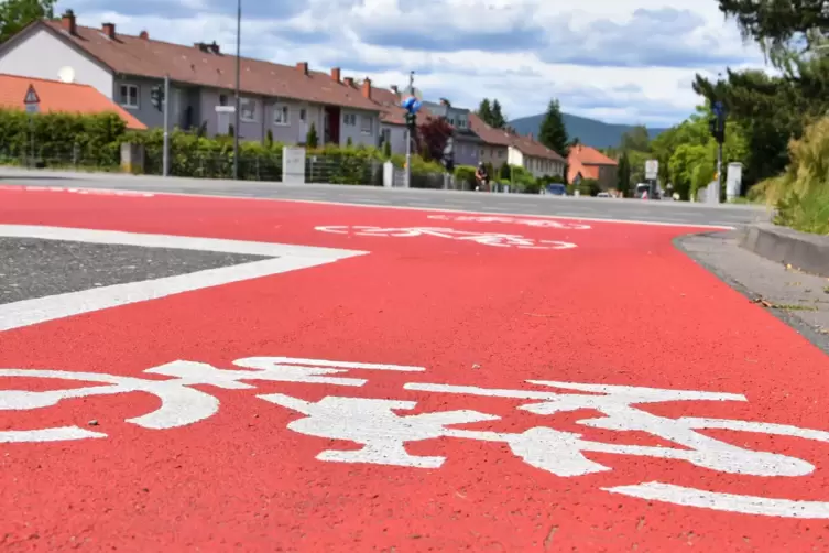 Die Kreuzung Godramsteiner Straße/Nußdorfer Weg/Hindenburgstraße wurde bereits modernisiert.