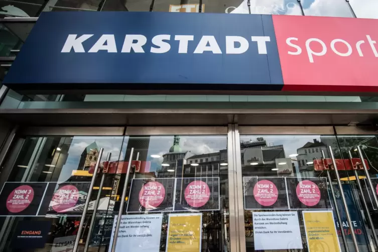 Bis zu 20 der bundesweit 31 Karstadt-Sports-Häuser will das Unternehmen schließen. 