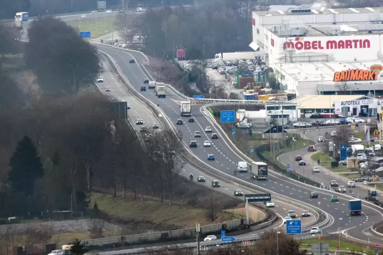 In diesem Bereich der A 8 bei Zweibrücken sollen Lärmschutzwände gebaut werden.