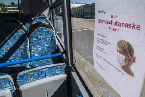 Nach den Ferien werden wieder viele Schüler in den Bus steigen, um zur Schule zu kommen. Sie sollen sich dann an die Maskenpflic