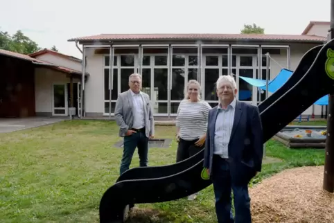 Freuen sich auf die Eröffnung der Gruppe für Zweijährige: Bürgermeister Bernd Findt aus Ebertsheim, Kita-Leiterin Claudia Amodeo