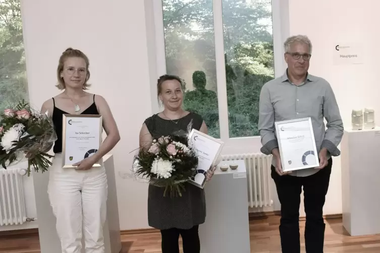 Die Preisträger von links: Isa Schreiber, Catherine Sanke und Sebastian Scheid. 