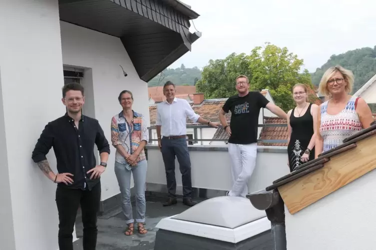 Büros mit Ausblick: von links Kulturbüroleiter Christian Handrich, Museumsleiterin Britta Hallmann-Preuß, Fachbereichsleiter Kul