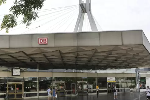 Viele Politiker fordern Investitionen am Hauptbahnhof.