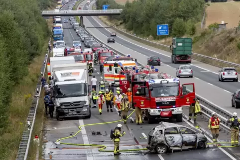 Die Unfallstelle ist nach wie vor gesperrt. 