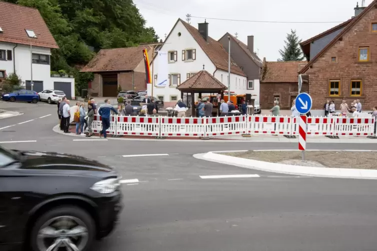 Nach knapp einem Jahr des Ausbaus ist die Baalborner Ortsdurchfahrt wie neu, und es konnte gefeiert werden. 