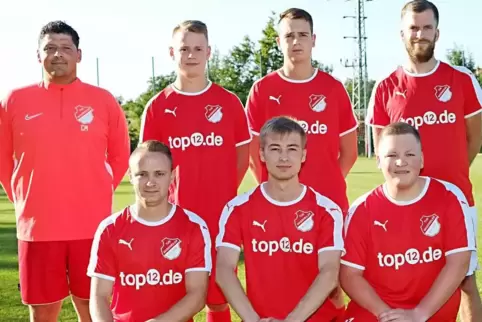 Coach Christian Meier (hinten links) und sein neuer Co-Trainer Felix Brunner (hinten rechts) setzen unter anderem auf diese Maßw