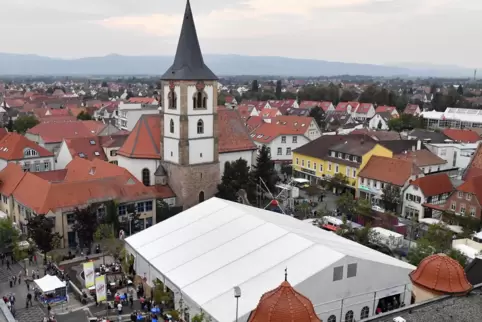 Dieses Jahr steht kein Bierzelt auf dem Haßlocher Rathausplatz. 