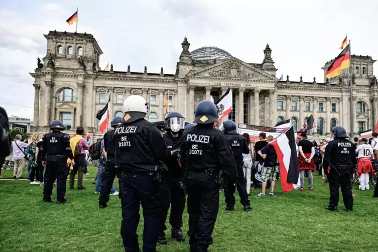 Mit einem massiven Polizeiaufgebot musste vor eineinhalb Wochen der Reichstag vor gewaltbereiten Demonstranten geschützt werden.