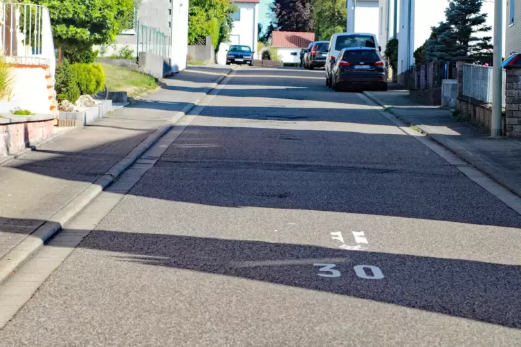 War erneut Thema im Rat: Der geplante Ausbau der Kalkofenstraße. Fragen gab es zur Förderung. 