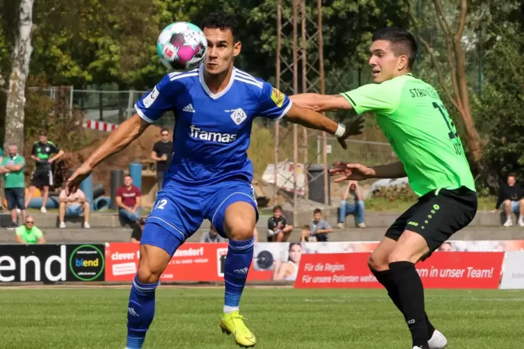 Zunächst ein starker FKP-Rechtsaußen: Luka Dimitrijevic (links), hier mit Niko Jovic von der Eintracht. 