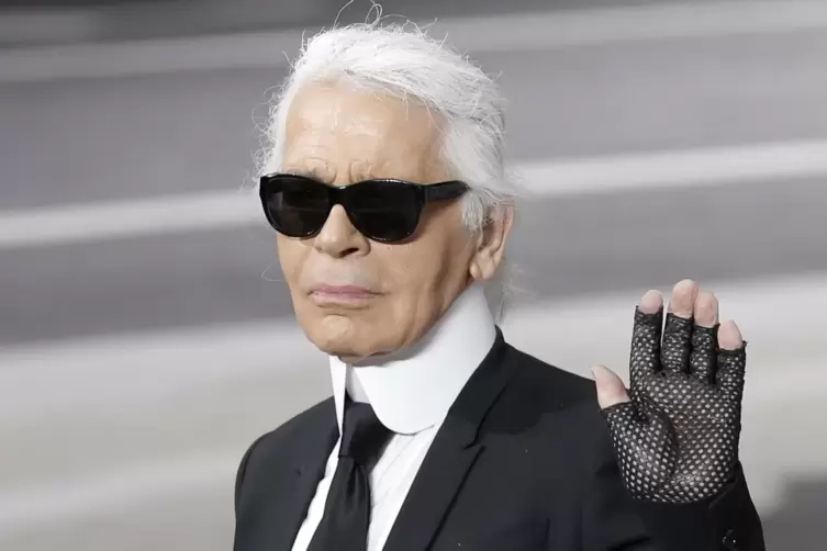 Ob der gebürtige Hamburger Karl Lagerfeld von den Überzeugungen seiner Eltern wusste, ist unklar. 